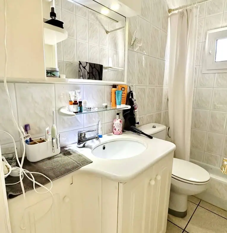 Magnífica villa al canal de 4 dormitorios, con gran piscina, garaje, parking privado y amarre de 15m – Empuriabrava
