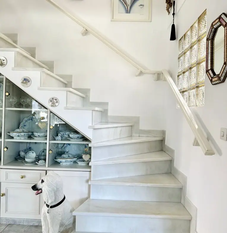 Magnífica villa al canal de 4 dormitorios, con gran piscina, garaje, parking privado y amarre de 15m – Empuriabrava