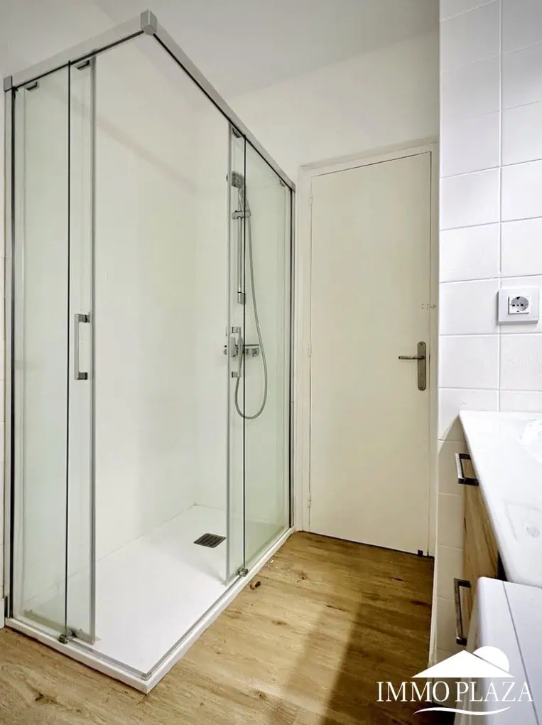 01022024162146_4205_IPA275 Appartement moderne avec vue sur la mer et le port de Roses, 2 chambres, grande terrasse, parking commun, licence touristique !