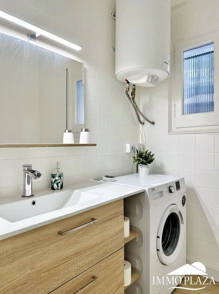 01022024162148_5811_IPA275 Appartement moderne avec vue sur la mer et le port de Roses, 2 chambres, grande terrasse, parking commun, licence touristique !