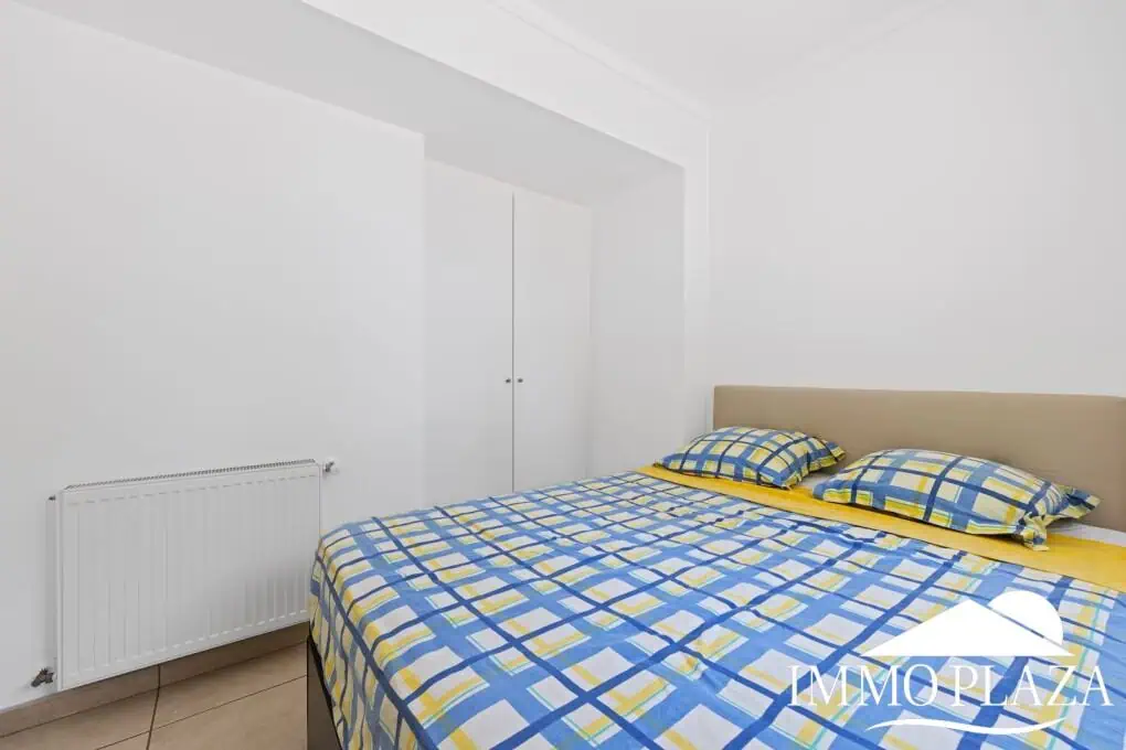 Villa with tower + apartment, wide canal; 4 beds, 3 baths, garage, pool + Tourist license!