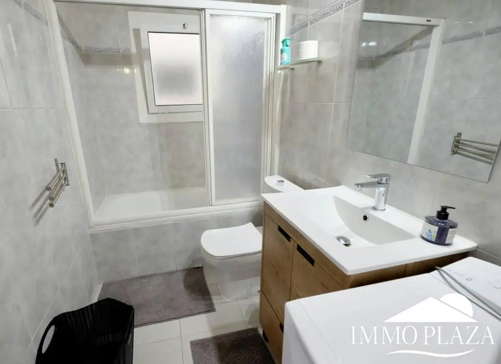 Vue mer et riviere appartement de 60m2 avec une belle terrasse, exposé sud ! Débaras inclus.