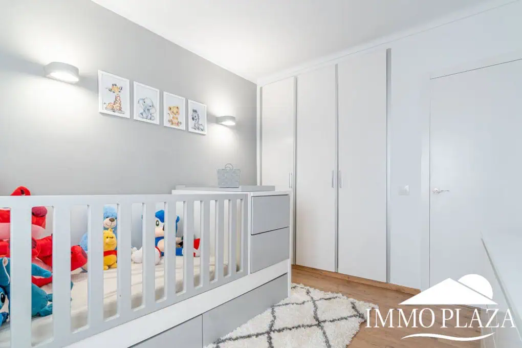 Pis modern i ampli, totalment reformat, a prop de comerços, 2 habitacions – Empuriabrava
