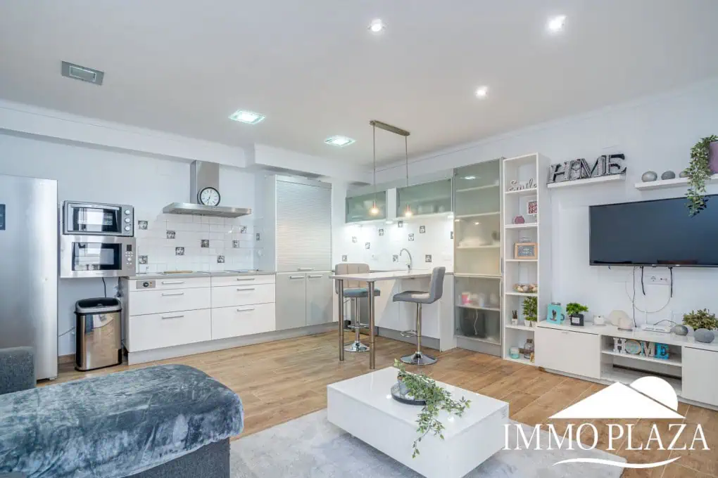 Pis modern i ampli, totalment reformat, a prop de comerços, 2 habitacions – Empuriabrava