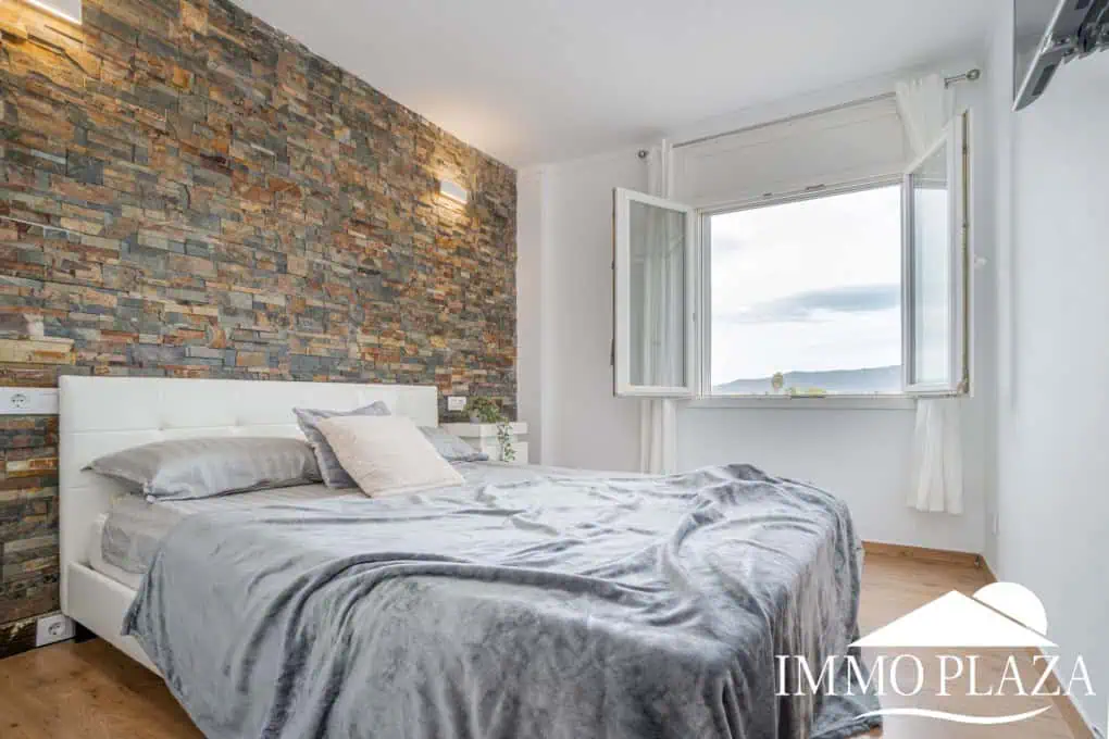 Pis modern i ampli, totalment reformat, a prop de comerços, 2 habitacions – Empuriabrava