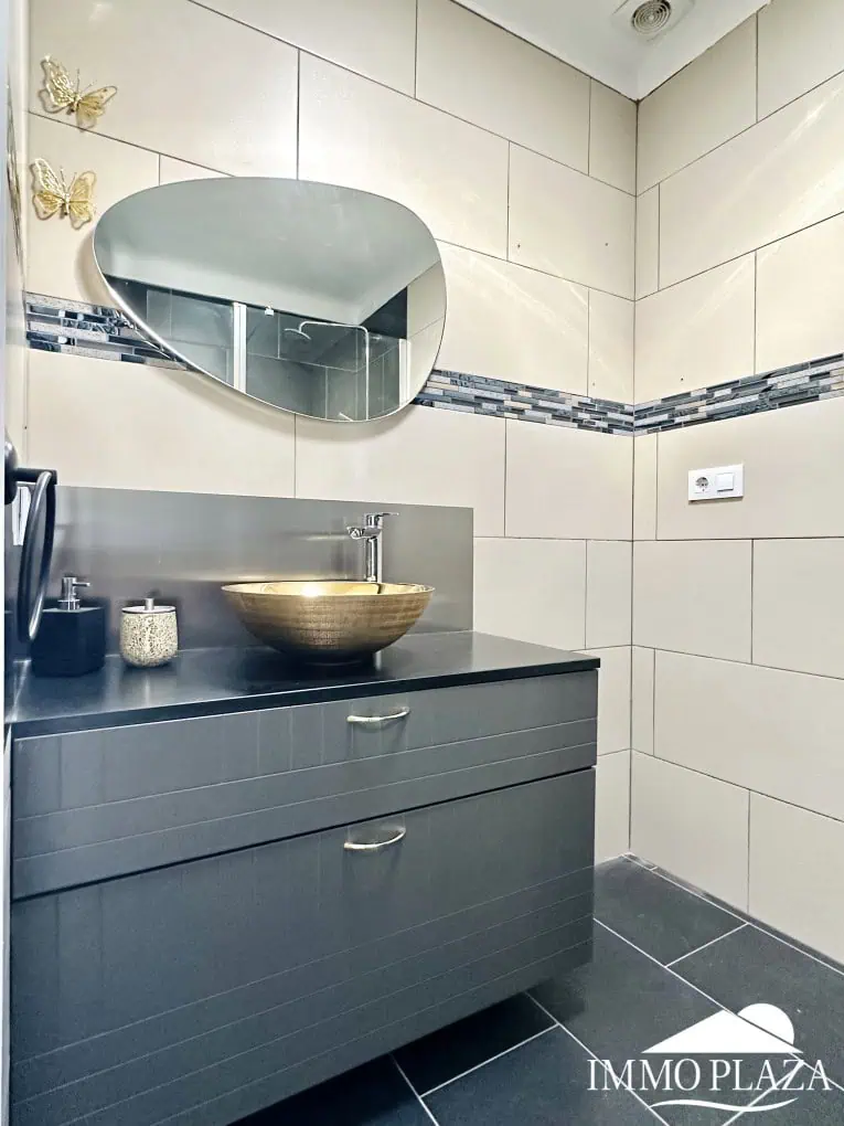 31012024111020_4541_IPH79 Wunderschön renoviertes Haus mit 3 Schlafzimmern, 1 Garage und 1 Privatparkplatz, Gemeinschaftspool – Empuriabrava