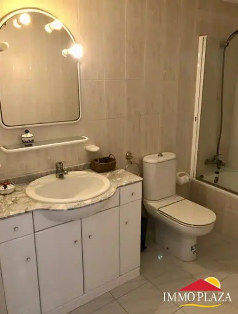 RESERVED – Spacious corner Penthouse with a 90m2 roof terrace with sea and canal views in Empuriabrava