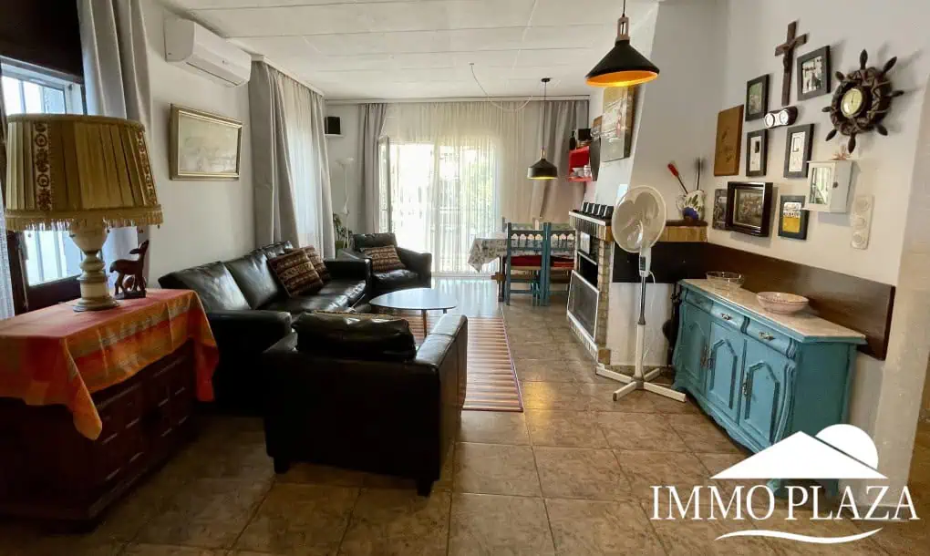 RESERVED! Beautiful single storey house, very sunny, 15m mooring, wide canal, 4 private parking spaces, pool possible!