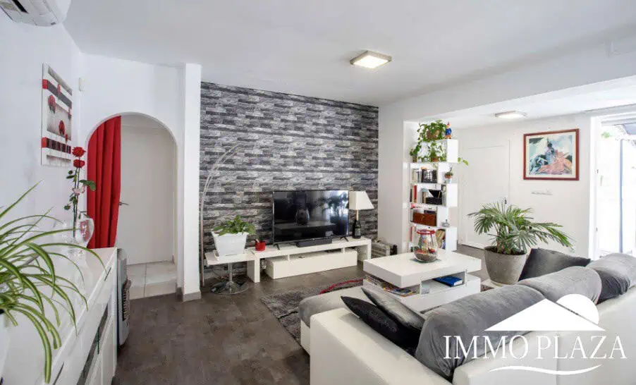 Mooie gerenoveerde gelijkvloerse villa – 3 slaapkamers – 2 badkamers – garage – Empuriabrava