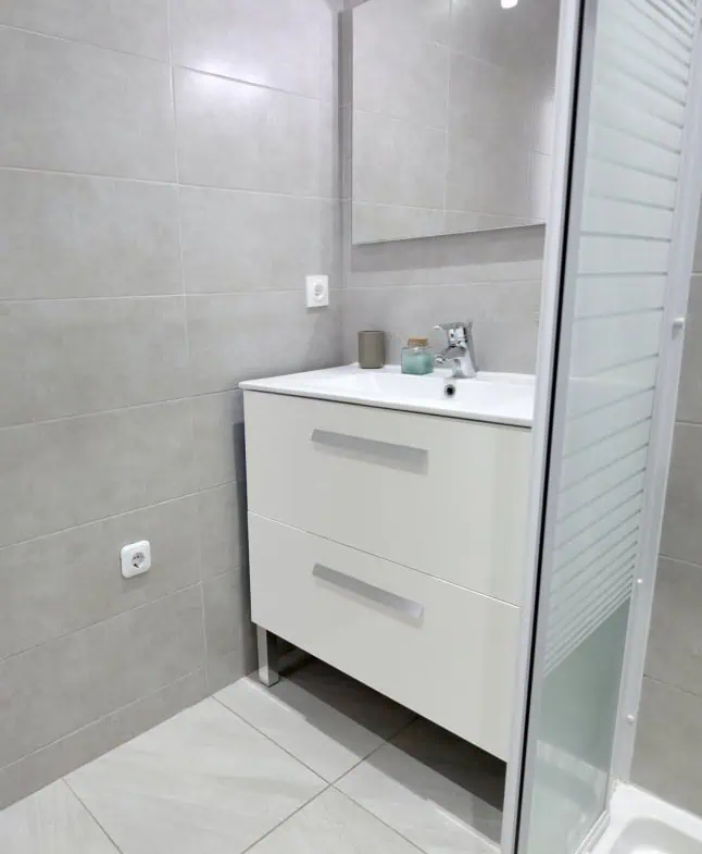 Apartament lluminós completament reformat de 2 habitacions al centre d’Empuriabrava – Costa Brava
