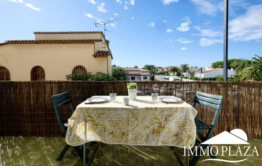 Apartament lluminós completament reformat de 2 habitacions al centre d’Empuriabrava – Costa Brava