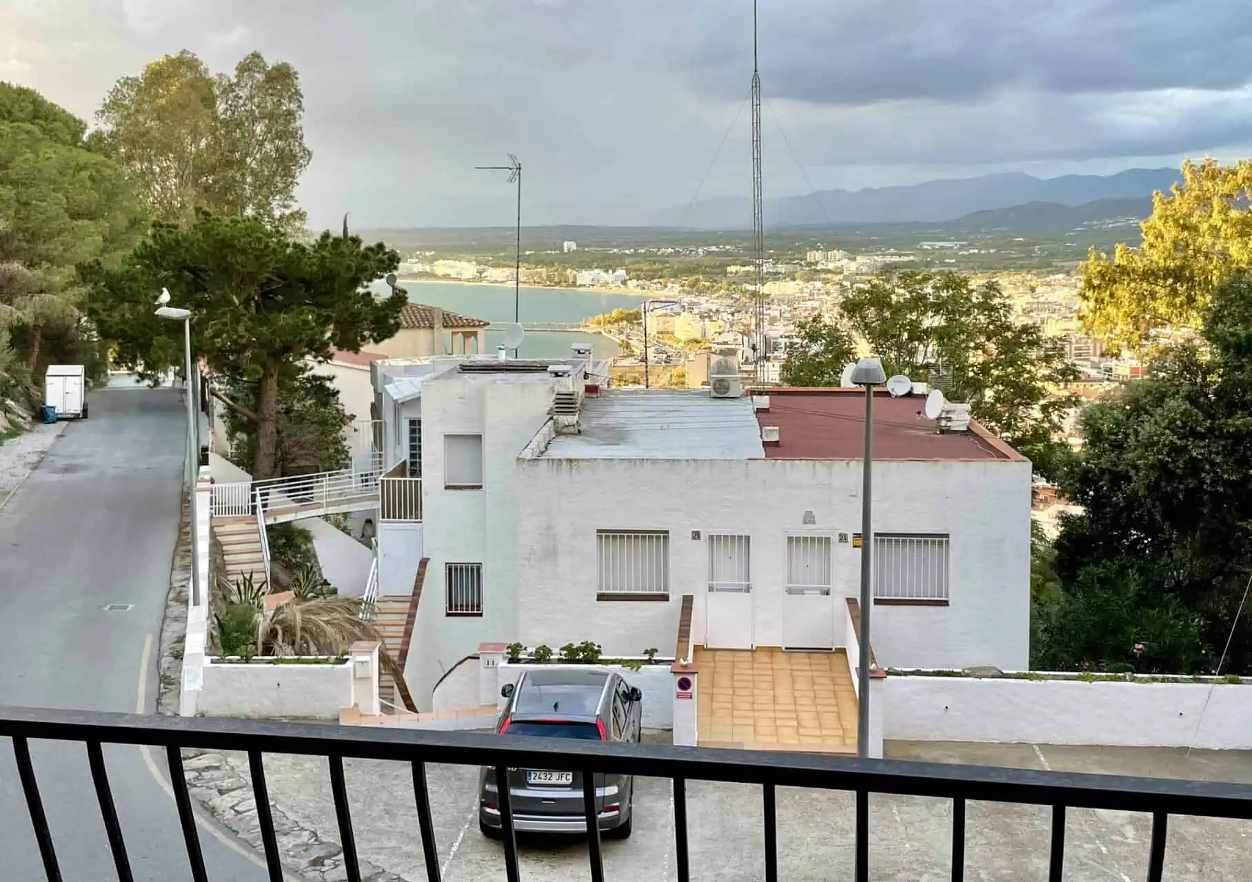 03112023164537_586 Spacious and bright corner apartment, view of Rosas beach, 2 bedrooms, 2 bathrooms, private parking, storage, large terrace!