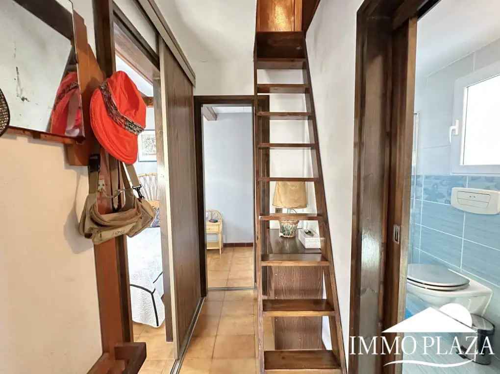 Mooi klein huis met 3 zijden, op het zuiden – 2 slaapkamers, 1 badkamer, 1 groot terras van 30m2, gemeenschappelijk zwembad