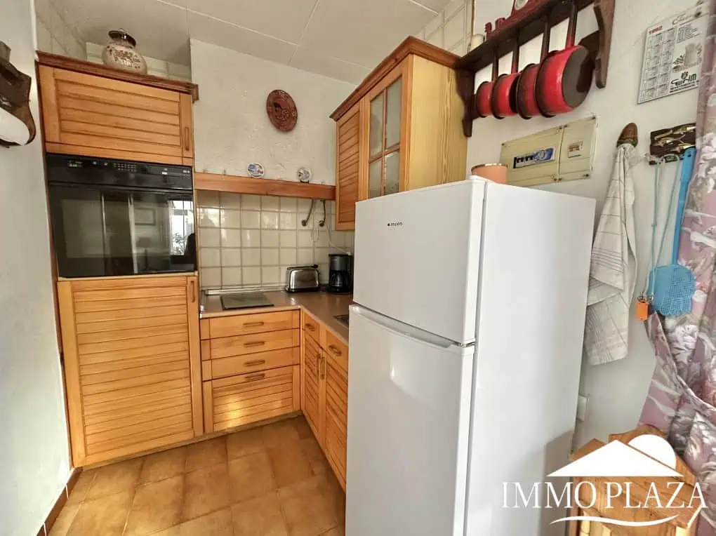 Mooi klein huis met 3 zijden, op het zuiden – 2 slaapkamers, 1 badkamer, 1 groot terras van 30m2, gemeenschappelijk zwembad