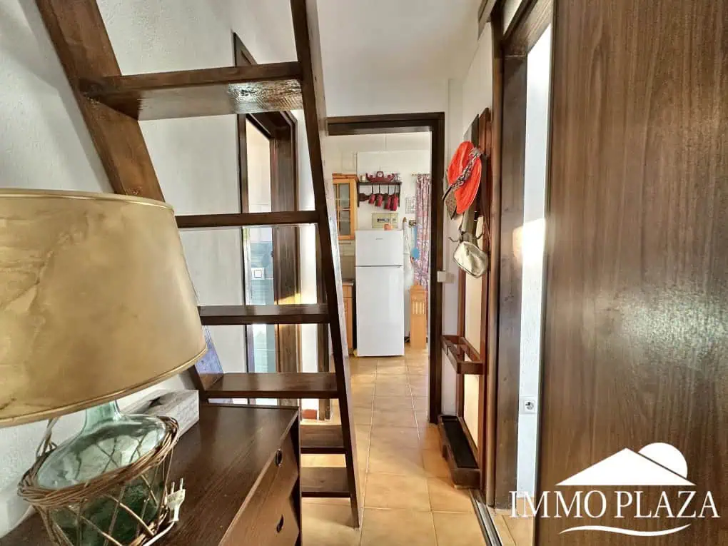 Mooi klein huis met 3 zijden, op het zuiden – 2 slaapkamers, 1 badkamer, 1 groot terras van 30m2, gemeenschappelijk zwembad