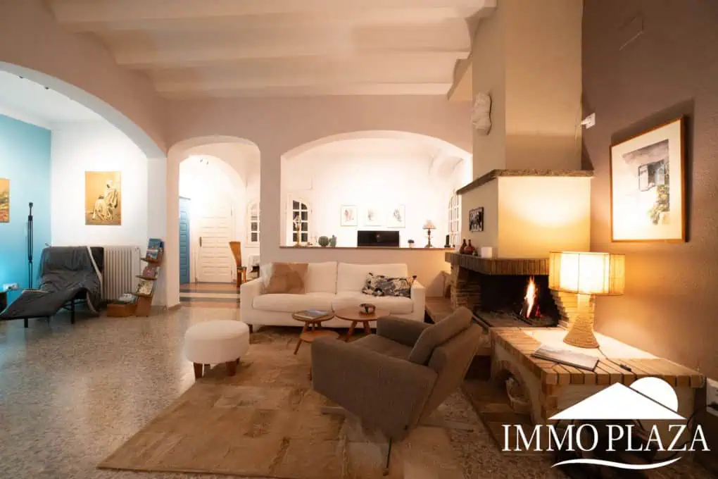 Charming Guesthouse B&B – Pensión; 7 bedrooms, 5 bathrooms, pool, land 3895m2 in the Bay of Roses