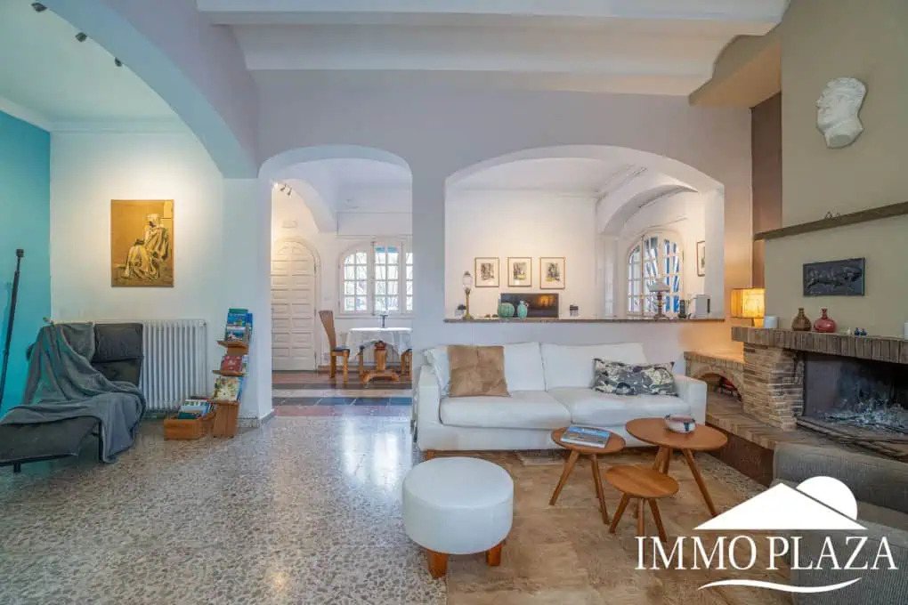 Charming Guesthouse B&B – Pensión; 7 bedrooms, 5 bathrooms, pool, land 3895m2 in the Bay of Roses