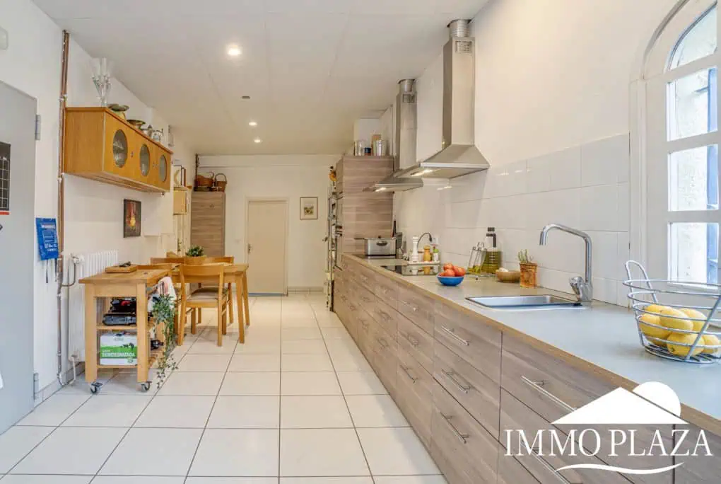 Charming Guesthouse B&B – Pensión; 7 bedrooms, 5 bathrooms, pool, land 3895m2 in the Bay of Roses