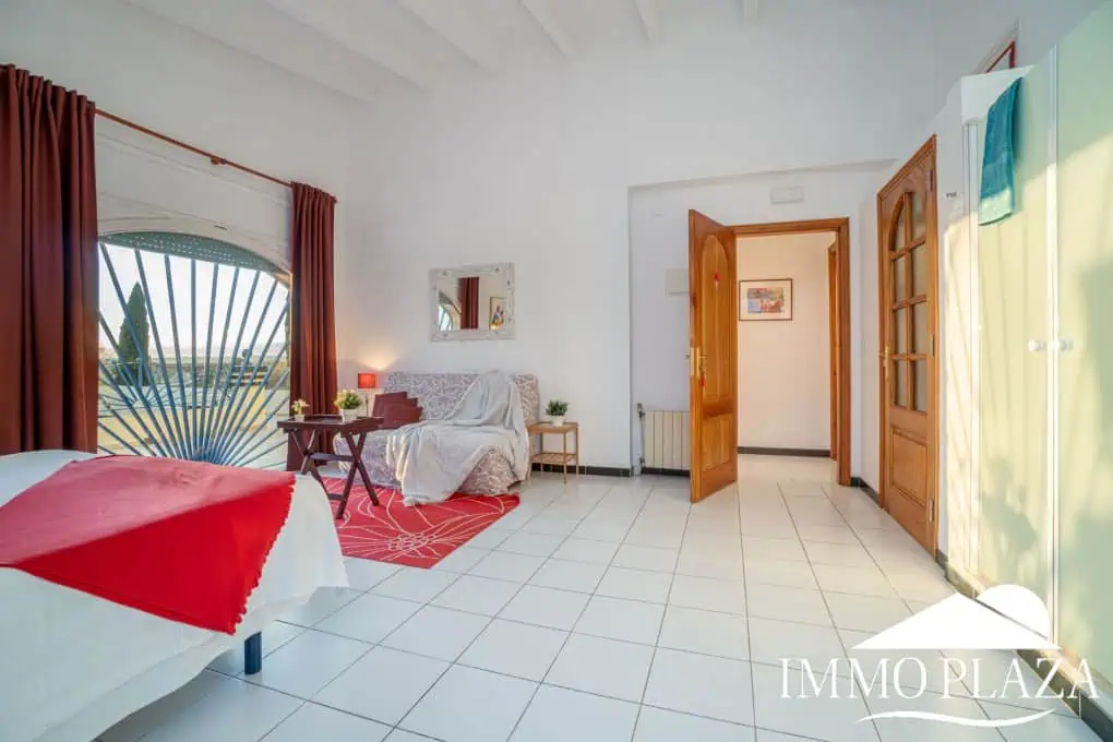 Charming Guesthouse B&B – Pensión; 7 bedrooms, 5 bathrooms, pool, land 3895m2 in the Bay of Roses