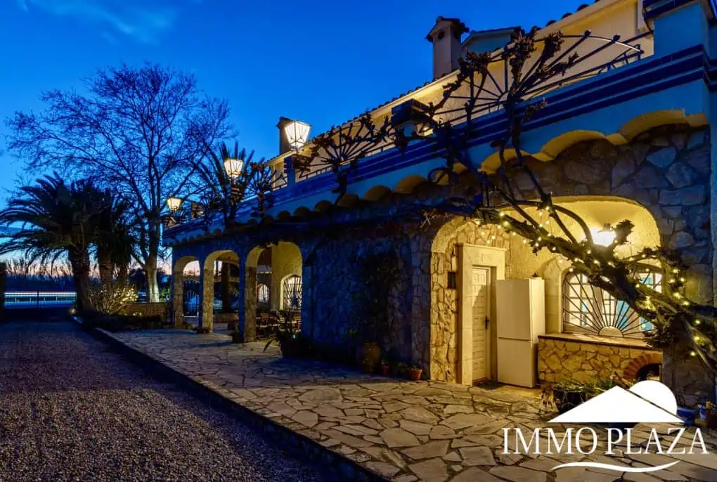 Charming Guesthouse B&B – Pensión; 7 bedrooms, 5 bathrooms, pool, land 3895m2 in the Bay of Roses