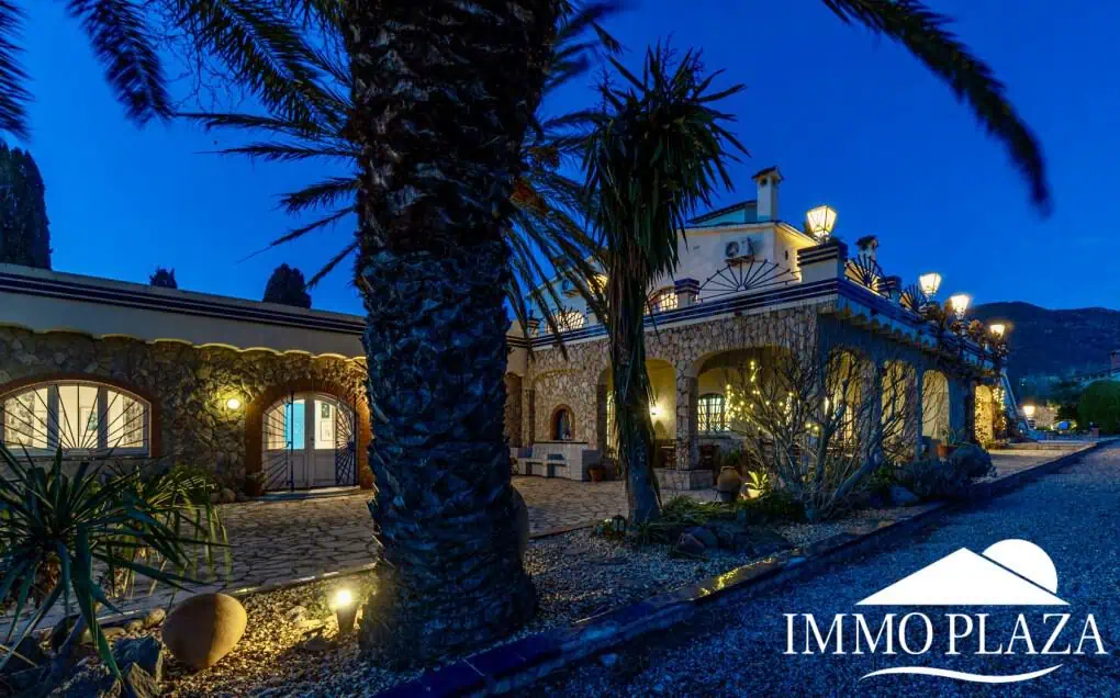 Charming Guesthouse B&B – Pensión; 7 bedrooms, 5 bathrooms, pool, land 3895m2 in the Bay of Roses