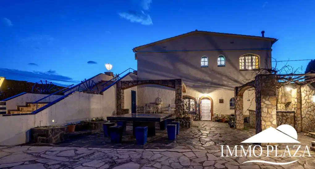 Charming Guesthouse B&B – Pensión; 7 bedrooms, 5 bathrooms, pool, land 3895m2 in the Bay of Roses