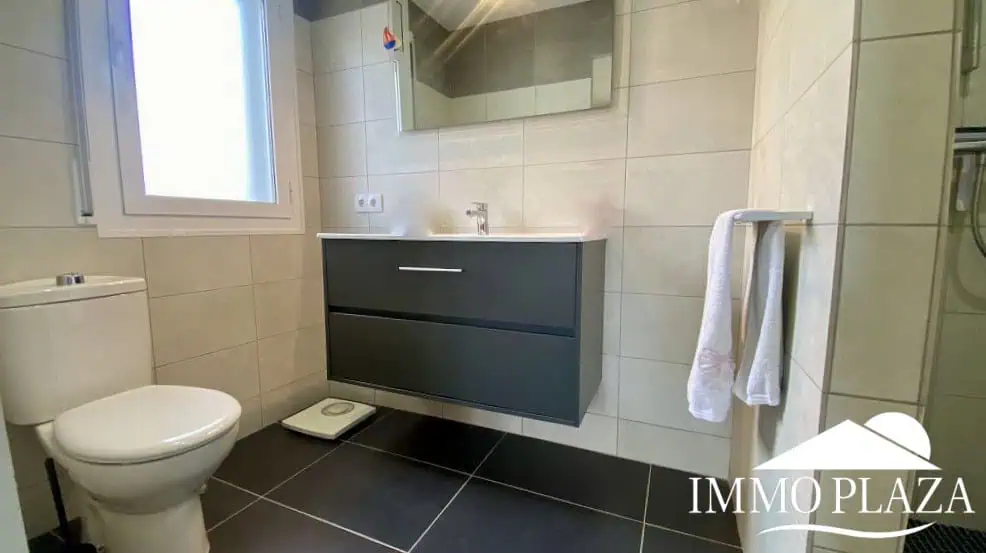 Superb modern villa on one level on the Falconera canal, with mooring and swimming pool – Empuriabrava