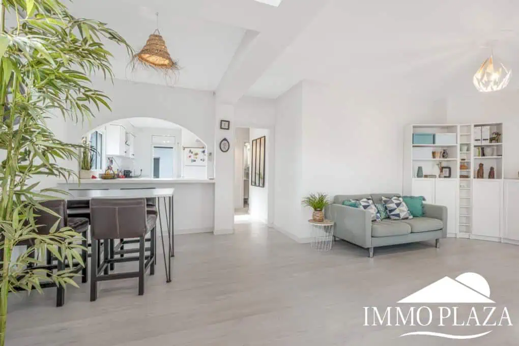 Prachtige gerenoveerde villa, dichtbij het strand en het centrum, met onafhankelijke studio, zwembad, garage