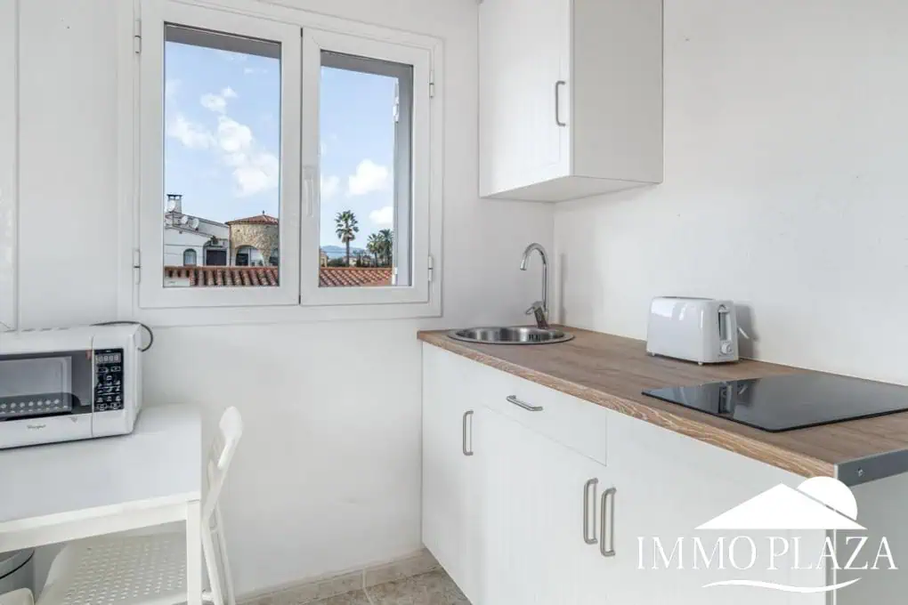 Prachtige gerenoveerde villa, dichtbij het strand en het centrum, met onafhankelijke studio, zwembad, garage