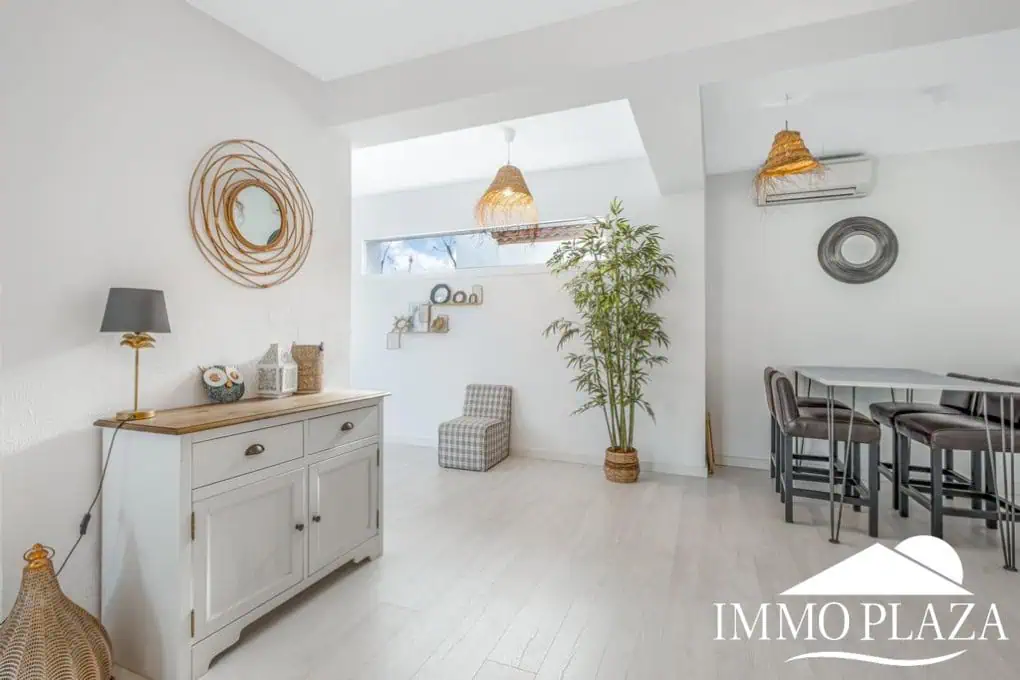 Prachtige gerenoveerde villa, dichtbij het strand en het centrum, met onafhankelijke studio, zwembad, garage