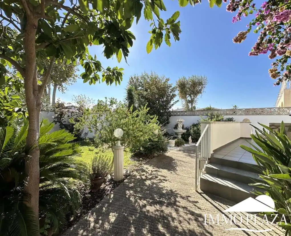 07102024162857_7245_IPV138 Kleine Villa in einer ruhigen und privilegierten Gegend von Empuriabrava nahe Strand und eines Hafens – 2 Schlafzimmer, 2 Badezimmer, 1 Garten, 1 Garage