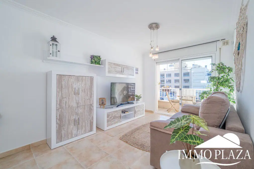 Corner Apartment + Tourist License! Canal view, south-facing, 5 minutes from the beach; 2 bedrooms, 1 bathroom, 2 terraces, parking + private storage