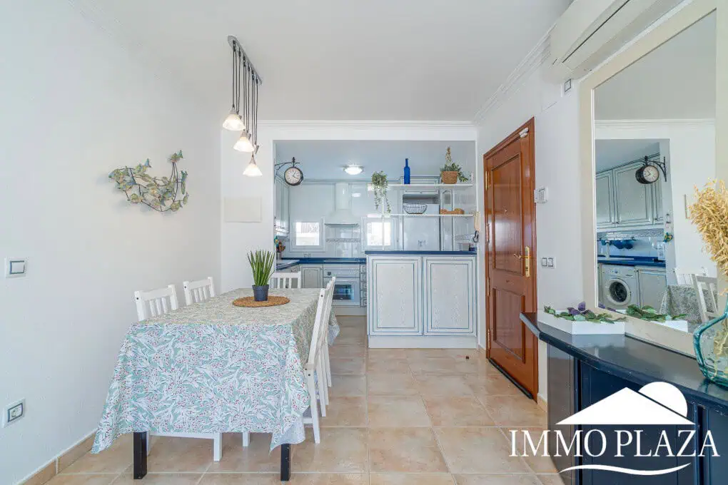 Corner Apartment + Tourist License! Canal view, south-facing, 5 minutes from the beach; 2 bedrooms, 1 bathroom, 2 terraces, parking + private storage