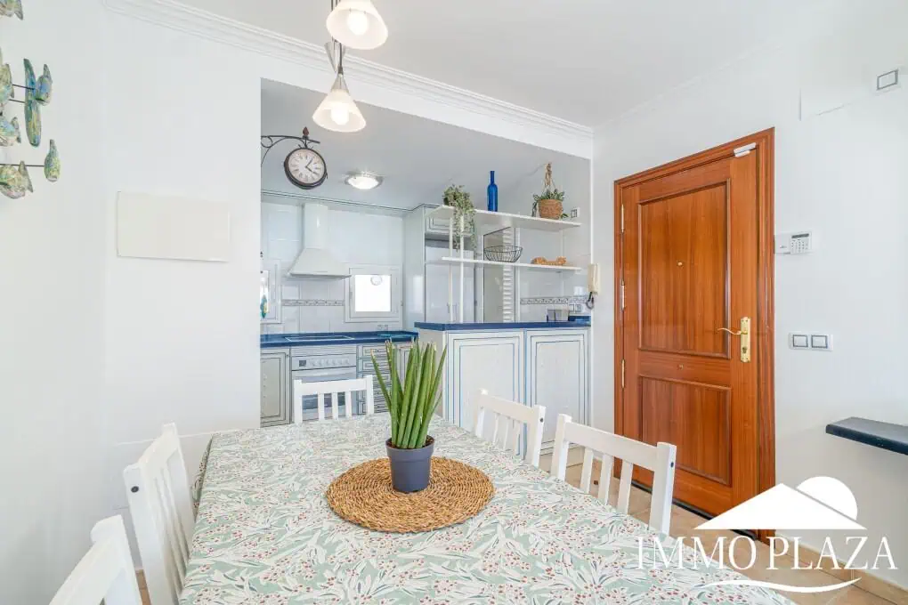 Corner Apartment + Tourist License! Canal view, south-facing, 5 minutes from the beach; 2 bedrooms, 1 bathroom, 2 terraces, parking + private storage
