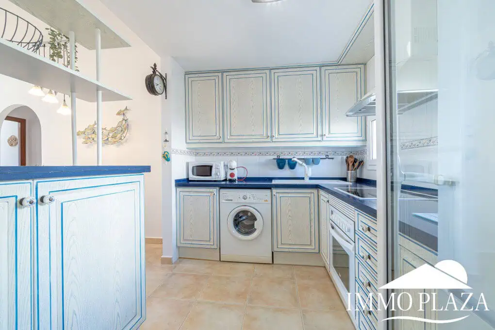 Corner Apartment + Tourist License! Canal view, south-facing, 5 minutes from the beach; 2 bedrooms, 1 bathroom, 2 terraces, parking + private storage