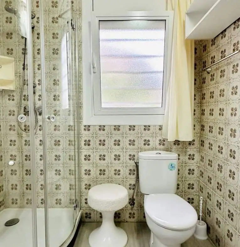 Wunderschöne Villa mit Meerblick + 1 unabhängiges Apartment + 1 Baugrundstück (502 m2), Garage und Privatparkplatz – Roses