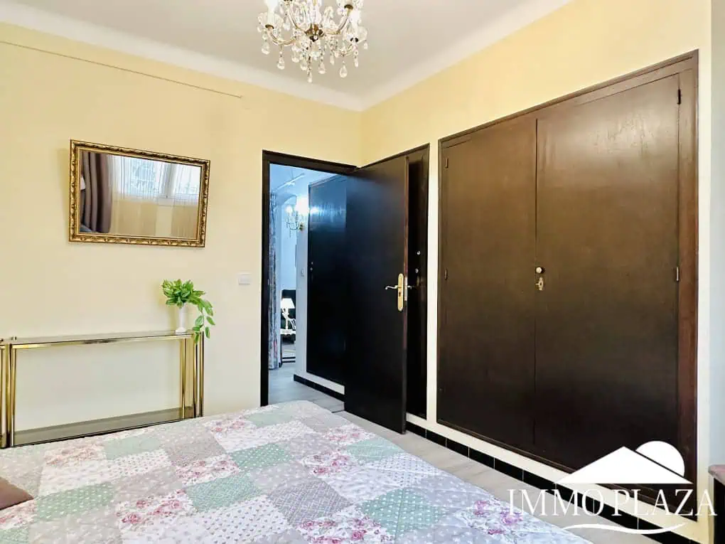 Wunderschöne Villa mit Meerblick + 1 unabhängiges Apartment + 1 Baugrundstück (502 m2), Garage und Privatparkplatz – Roses