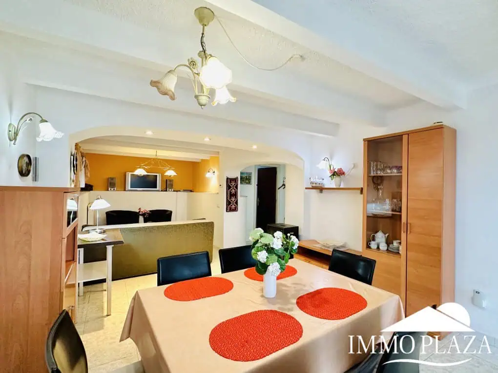 Wunderschöne Villa mit Meerblick + 1 unabhängiges Apartment + 1 Baugrundstück (502 m2), Garage und Privatparkplatz – Roses
