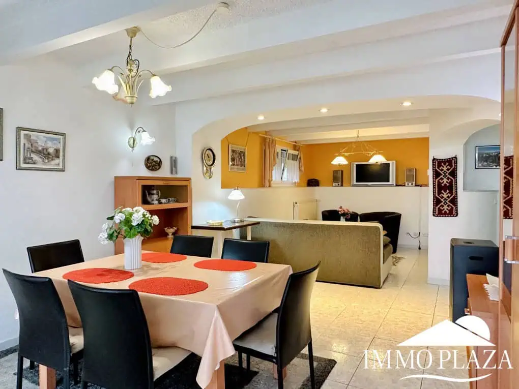 Wunderschöne Villa mit Meerblick + 1 unabhängiges Apartment + 1 Baugrundstück (502 m2), Garage und Privatparkplatz – Roses