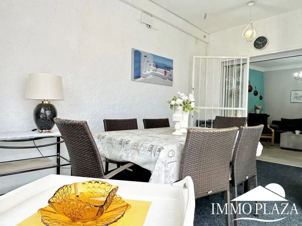 Wunderschöne Villa mit Meerblick + 1 unabhängiges Apartment + 1 Baugrundstück (502 m2), Garage und Privatparkplatz – Roses