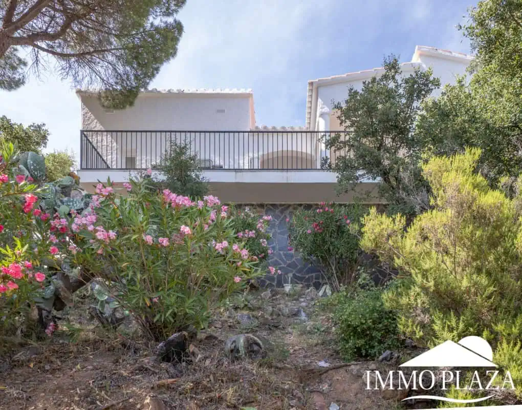 08072024114014_5369_IPV135 Charming modern villa with sea views, quiet area; 3 bedrooms, 2 bathrooms, 2 parking, big storage; pool possible!