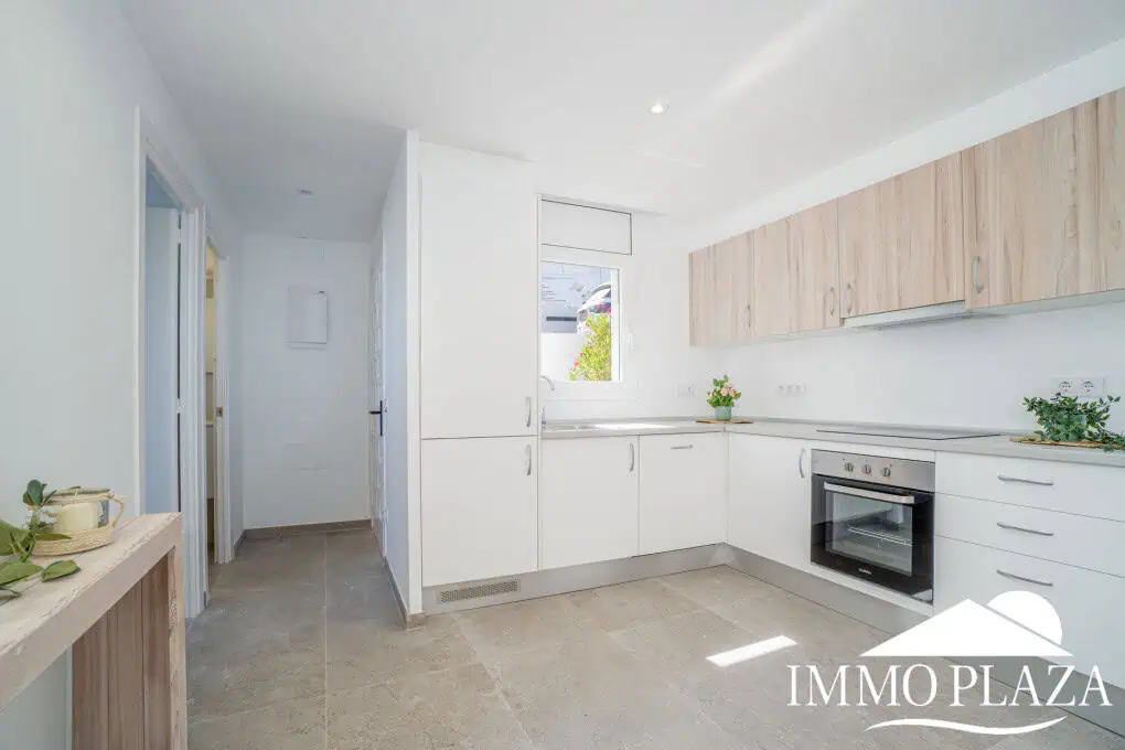 Charmant moderne villa met zeezicht; 3 slaapkamers, 2 badkamers, 2 parkings, ruime opbergplaats (zwembad mogelijk)