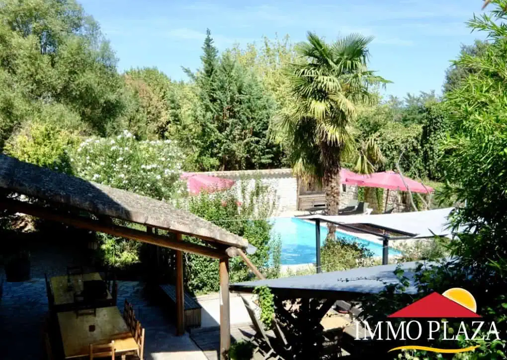 Beautiful original stone house, in activity B&B – Ardêche – France (Freehold)