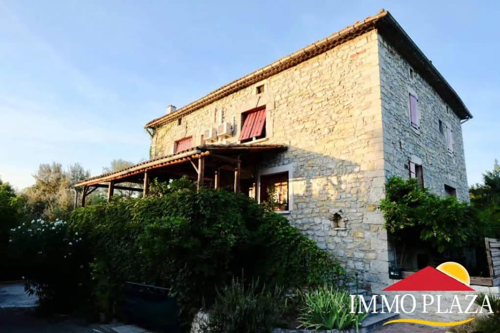 Beautiful original stone house, in activity B&B – Ardêche – France (Freehold)