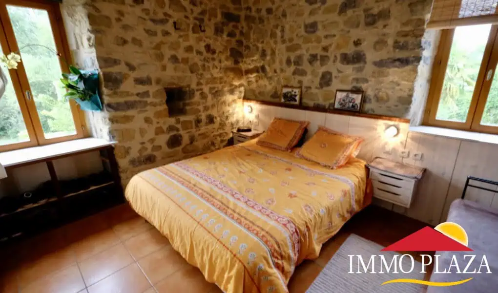 Beautiful original stone house, in activity B&B – Ardêche – France (Freehold)