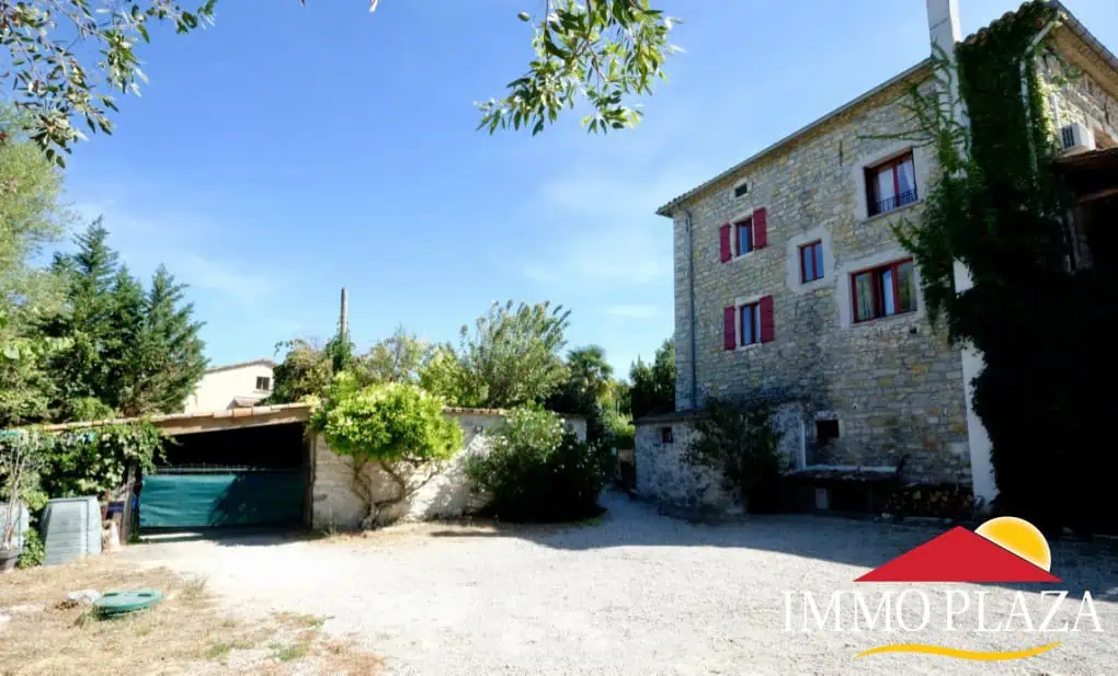 Beautiful original stone house, in activity B&B – Ardêche – France (Freehold)