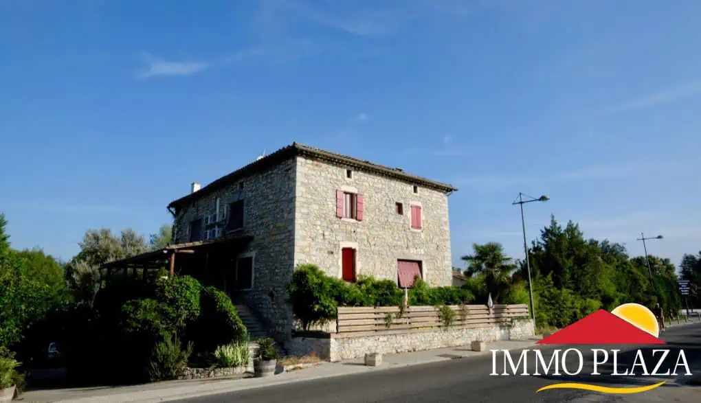 Beautiful original stone house, in activity B&B – Ardêche – France (Freehold)