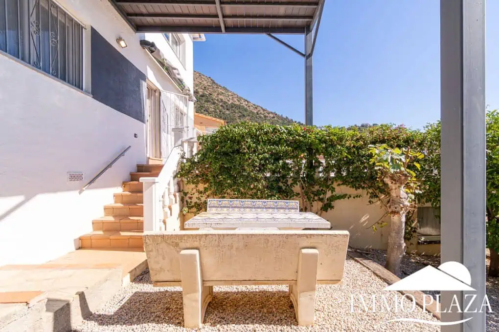 Beautiful modern villa with sea view, 3 bedrooms, 2 bathrooms, garage, swimming pool, garden + Rental Licence !