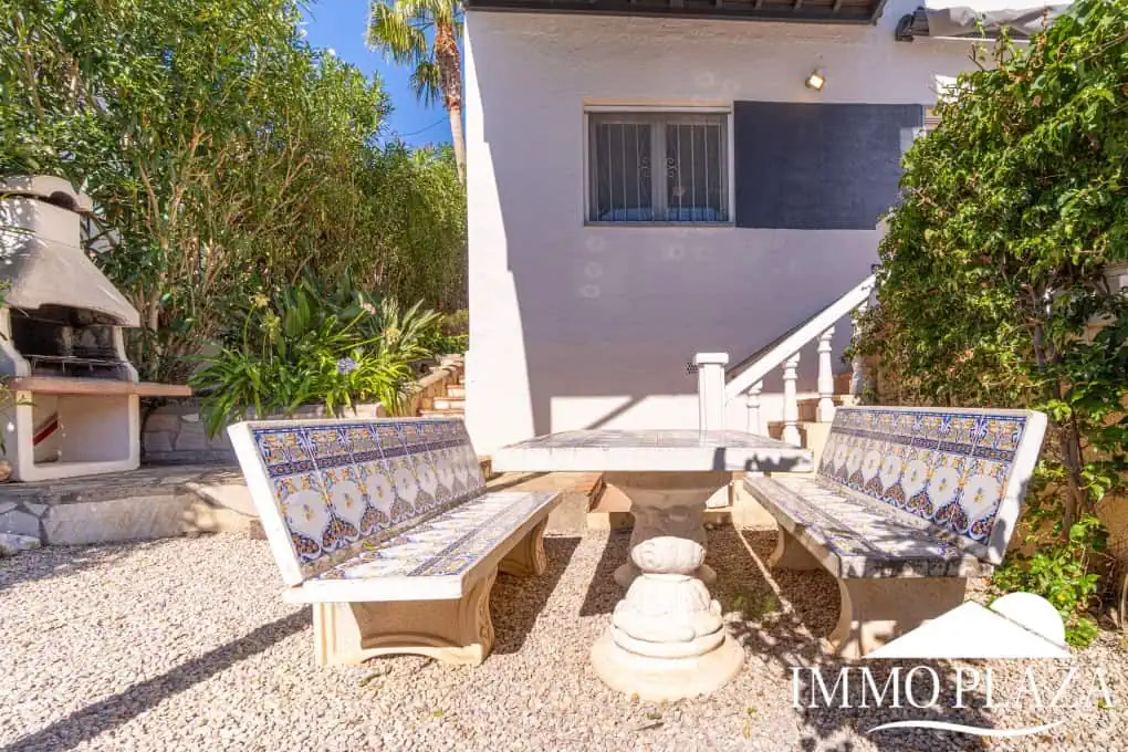 Beautiful modern villa with sea view, 3 bedrooms, 2 bathrooms, garage, swimming pool, garden + Rental Licence !