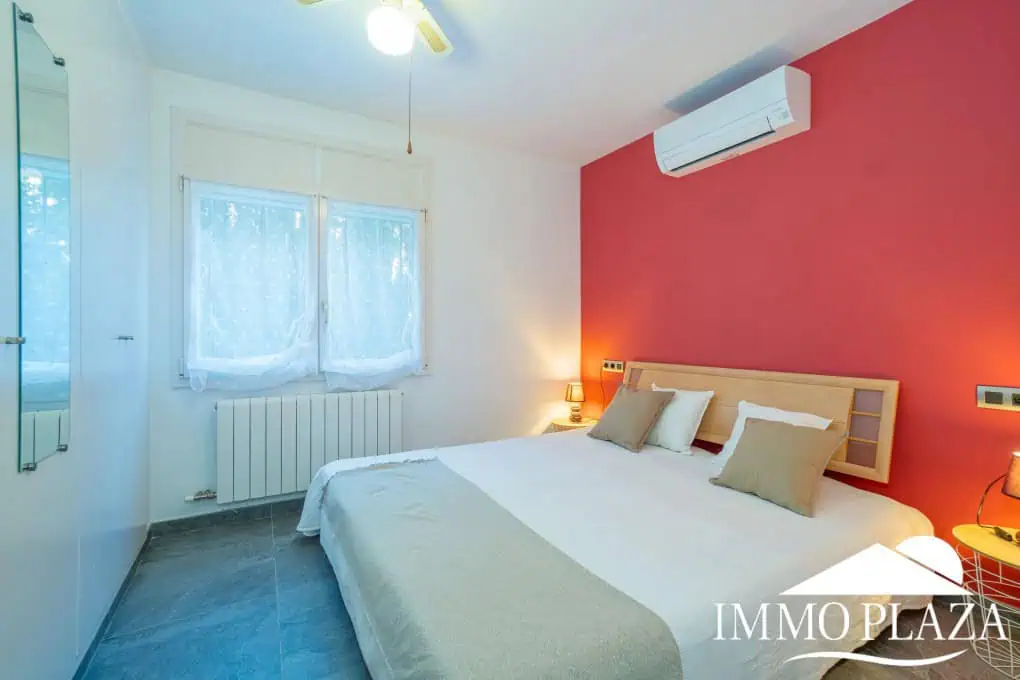 Beautiful modern villa with sea view, 3 bedrooms, 2 bathrooms, garage, swimming pool, garden + Rental Licence !